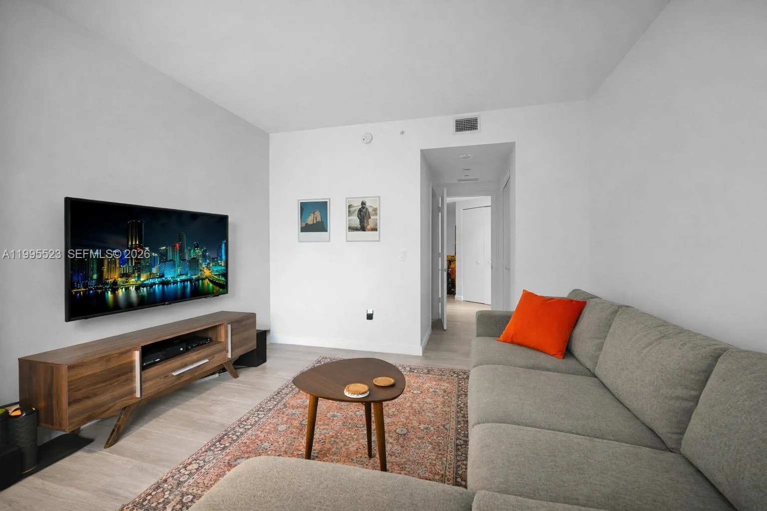 45 Sw 9th St 2906, Miami, Florida 33130, Miami, Florida 33130, 2 Bedrooms Bedrooms, ,2 BathroomsBathrooms,Residential Lease,For Rent,45 Sw 9th St 2906, Miami, Florida 33130,A11995523