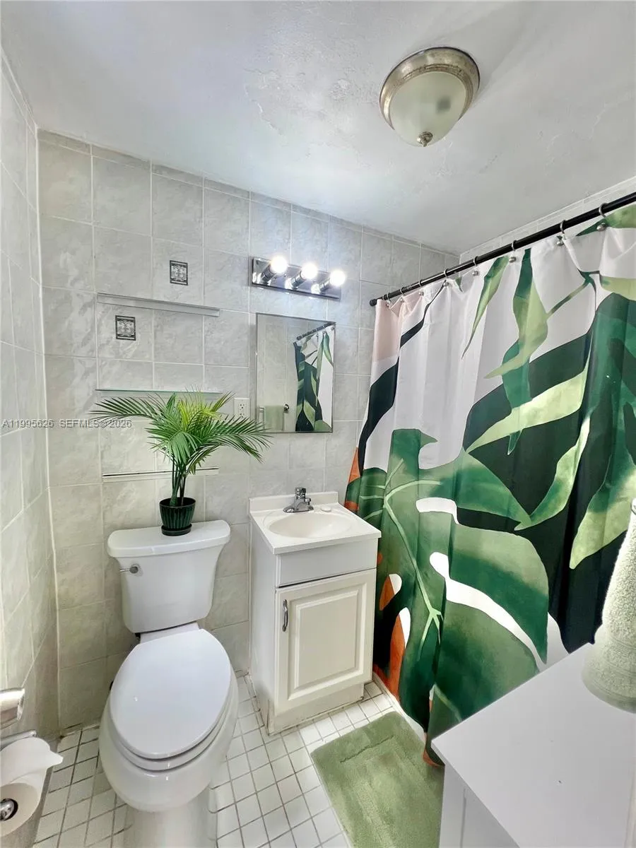 Miami Beach, Florida 33141, Miami Beach, Florida 33141, ,1 BathroomBathrooms,Residential Lease,For Rent, Miami Beach, Florida 33141,A11995626