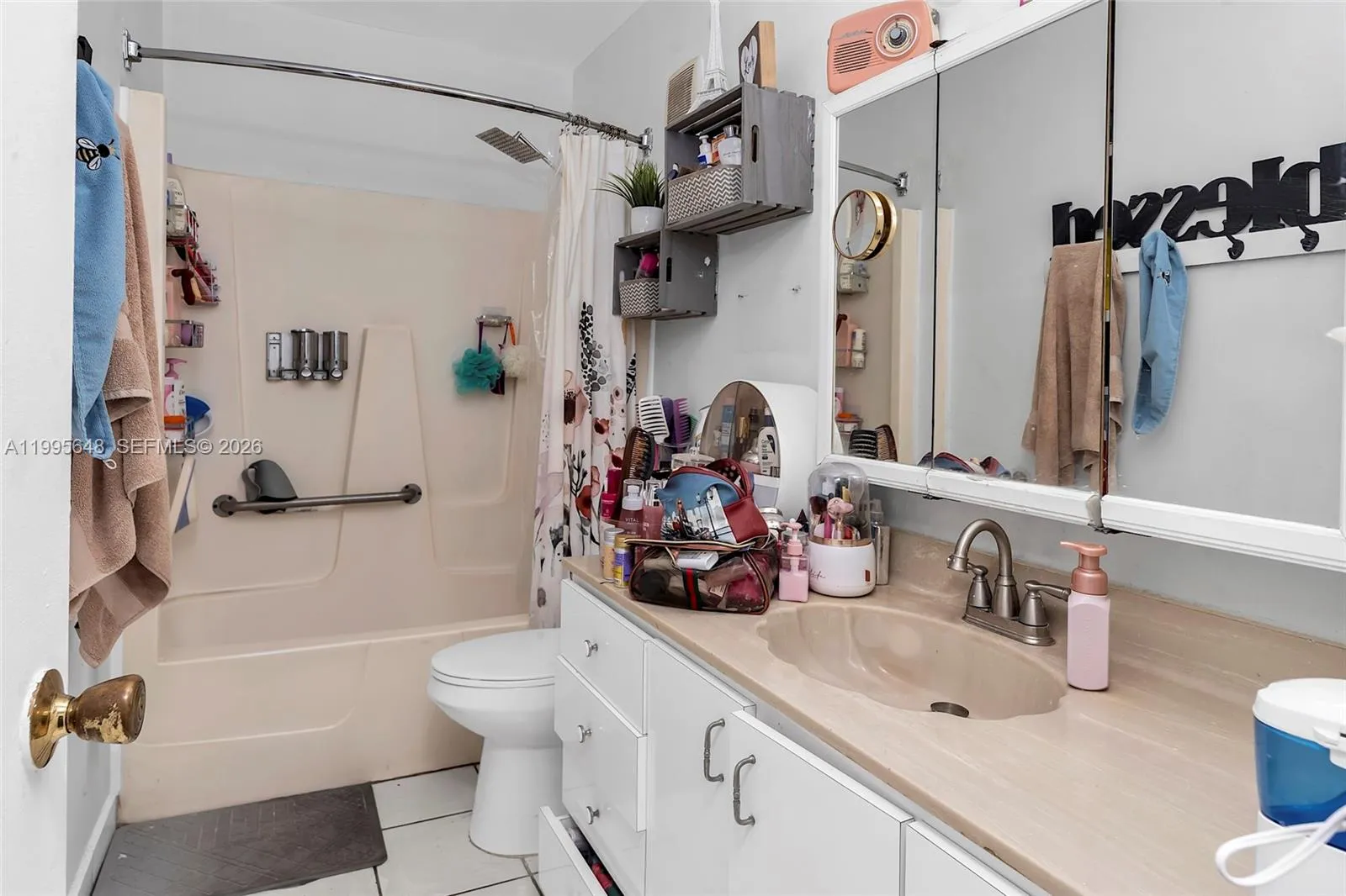 805 W 79th Pl, Hialeah, Florida 33014, Hialeah, Florida 33014, 2 Bedrooms Bedrooms, ,1 BathroomBathrooms,Residential,For Sale,805 W 79th Pl, Hialeah, Florida 33014,A11995648