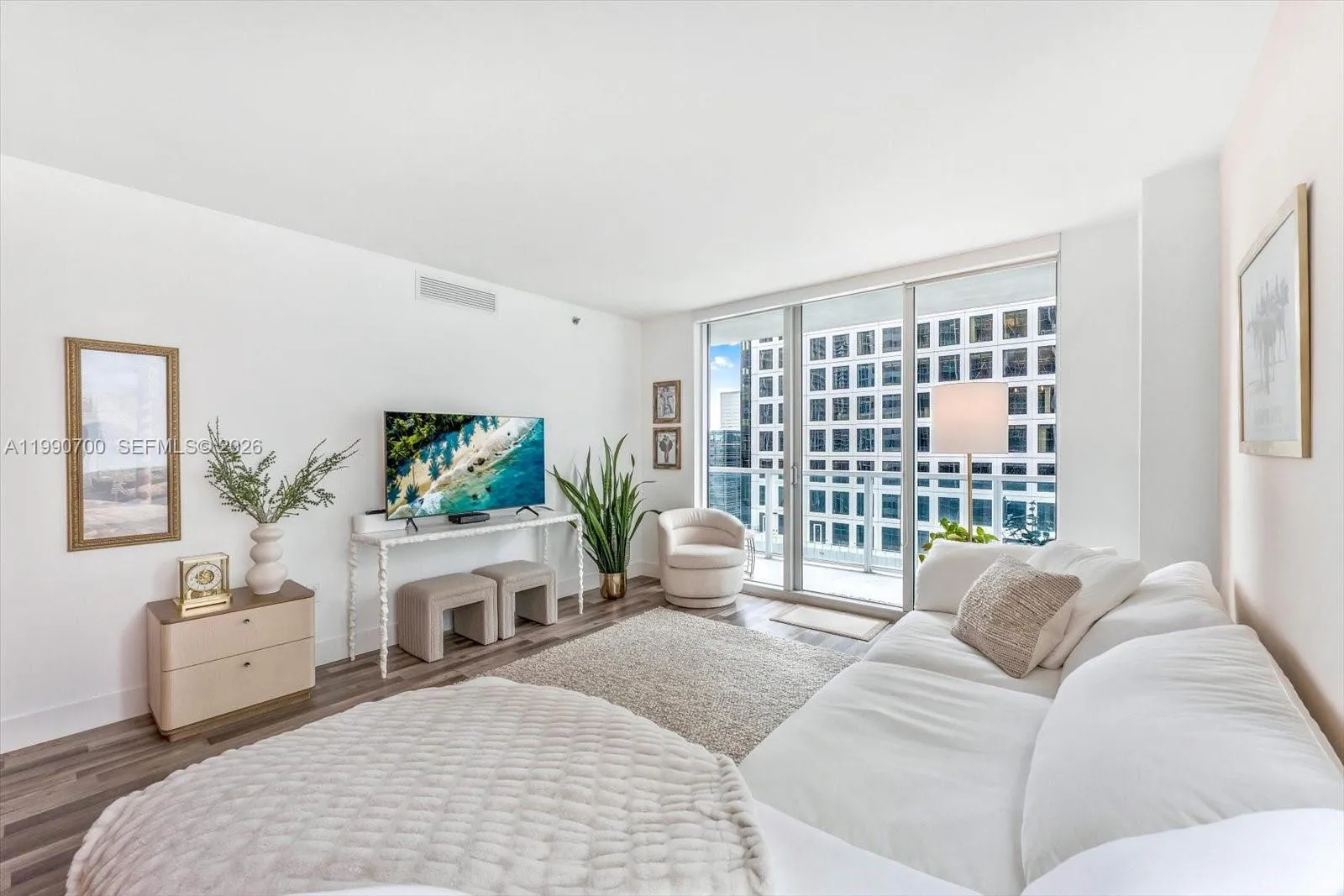 500 Brickell Ave 1810, Miami, Florida 33131, Miami, Florida 33131, 2 Bedrooms Bedrooms, ,2 BathroomsBathrooms,Residential,For Sale,500 Brickell Ave 1810, Miami, Florida 33131,A11990700