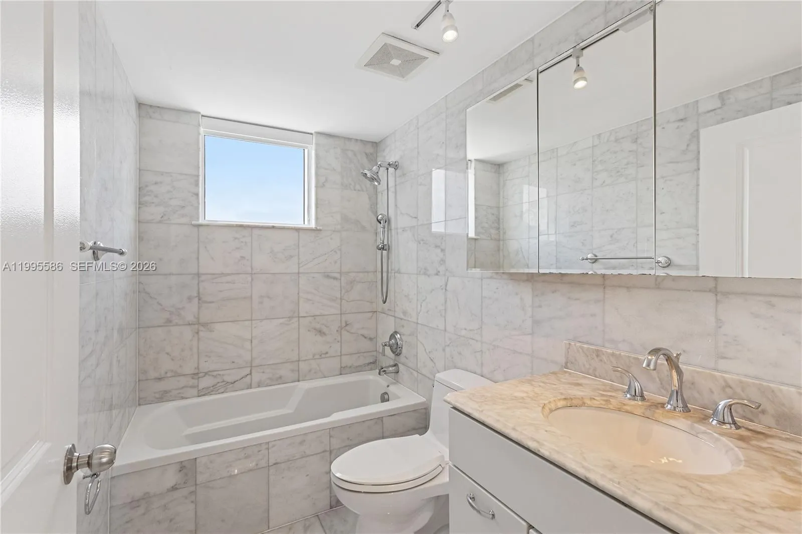 1250 S Miami Ave 3506, Miami, Florida 33130, Miami, Florida 33130, 3 Bedrooms Bedrooms, ,2 BathroomsBathrooms,Residential,For Sale,1250 S Miami Ave 3506, Miami, Florida 33130,A11995586