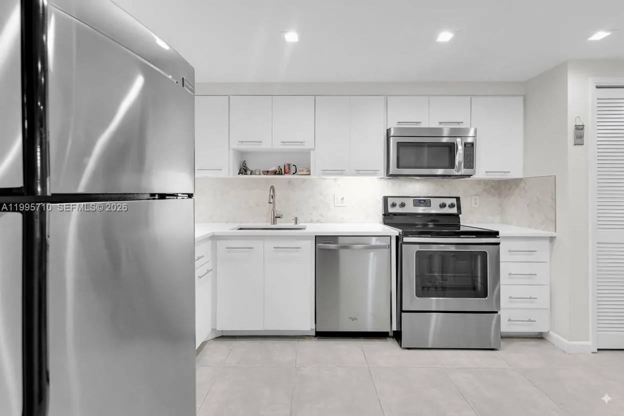 3301 S Palm Aire Dr 106, Pompano Beach, Florida 33, Pompano Beach, Florida 33069, 2 Bedrooms Bedrooms, ,2 BathroomsBathrooms,Residential,For Sale,3301 S Palm Aire Dr 106, Pompano Beach, Florida 33,A11995710