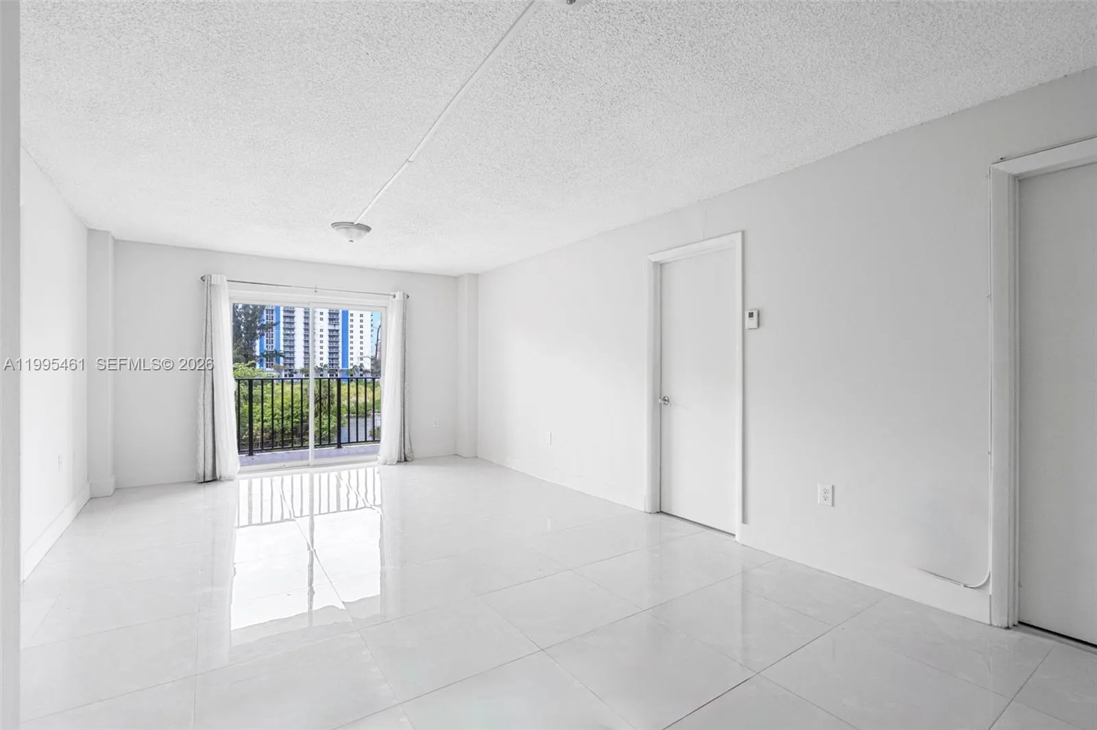 4801 Nw 7th St 407-16, Miami, Florida 33126, Miami, Florida 33126, 2 Bedrooms Bedrooms, ,2 BathroomsBathrooms,Residential Lease,For Rent,4801 Nw 7th St 407-16, Miami, Florida 33126,A11995461