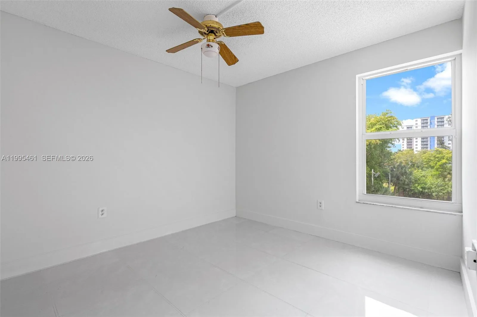 4801 Nw 7th St 407-16, Miami, Florida 33126, Miami, Florida 33126, 2 Bedrooms Bedrooms, ,2 BathroomsBathrooms,Residential Lease,For Rent,4801 Nw 7th St 407-16, Miami, Florida 33126,A11995461