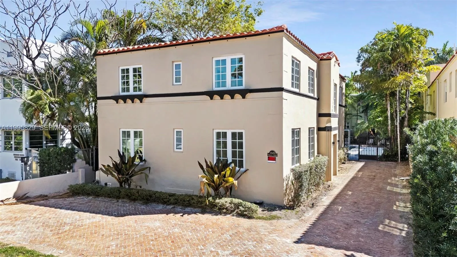 1545 Meridian Ave, Miami Beach, Florida 33139, Miami Beach, Florida 33139, 4 Bedrooms Bedrooms, ,4 BathroomsBathrooms,Residential Lease,For Rent,1545 Meridian Ave, Miami Beach, Florida 33139,A11995829