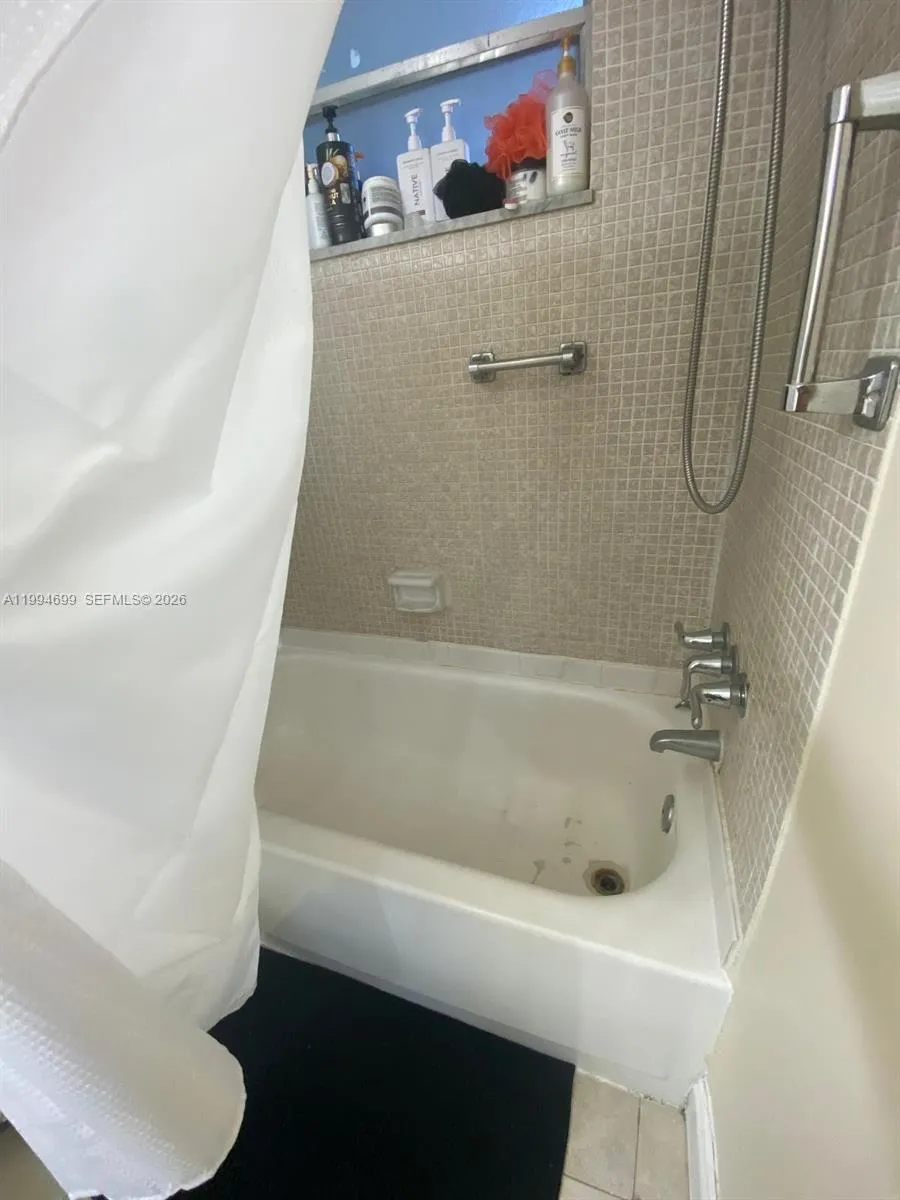 1700 Ne 191st St 304, Miami, Florida 33179, Miami, Florida 33179, 1 Bedroom Bedrooms, ,1 BathroomBathrooms,Residential,For Sale,1700 Ne 191st St 304, Miami, Florida 33179,A11994699