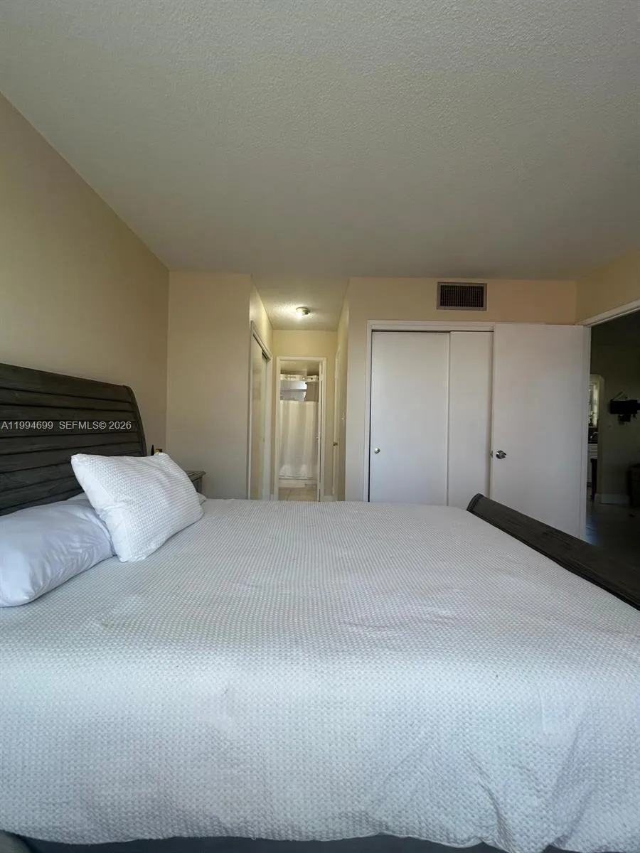 1700 Ne 191st St 304, Miami, Florida 33179, Miami, Florida 33179, 1 Bedroom Bedrooms, ,1 BathroomBathrooms,Residential,For Sale,1700 Ne 191st St 304, Miami, Florida 33179,A11994699