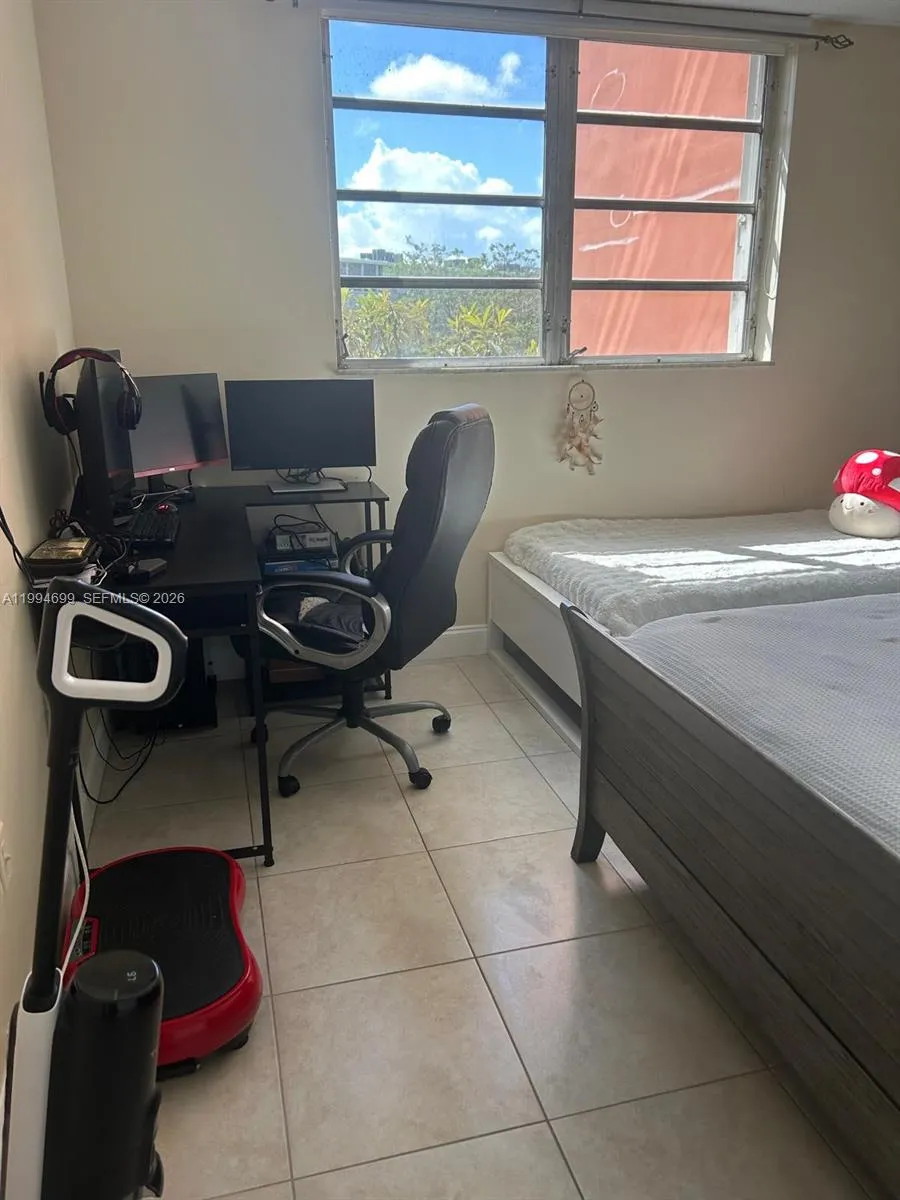 1700 Ne 191st St 304, Miami, Florida 33179, Miami, Florida 33179, 1 Bedroom Bedrooms, ,1 BathroomBathrooms,Residential,For Sale,1700 Ne 191st St 304, Miami, Florida 33179,A11994699