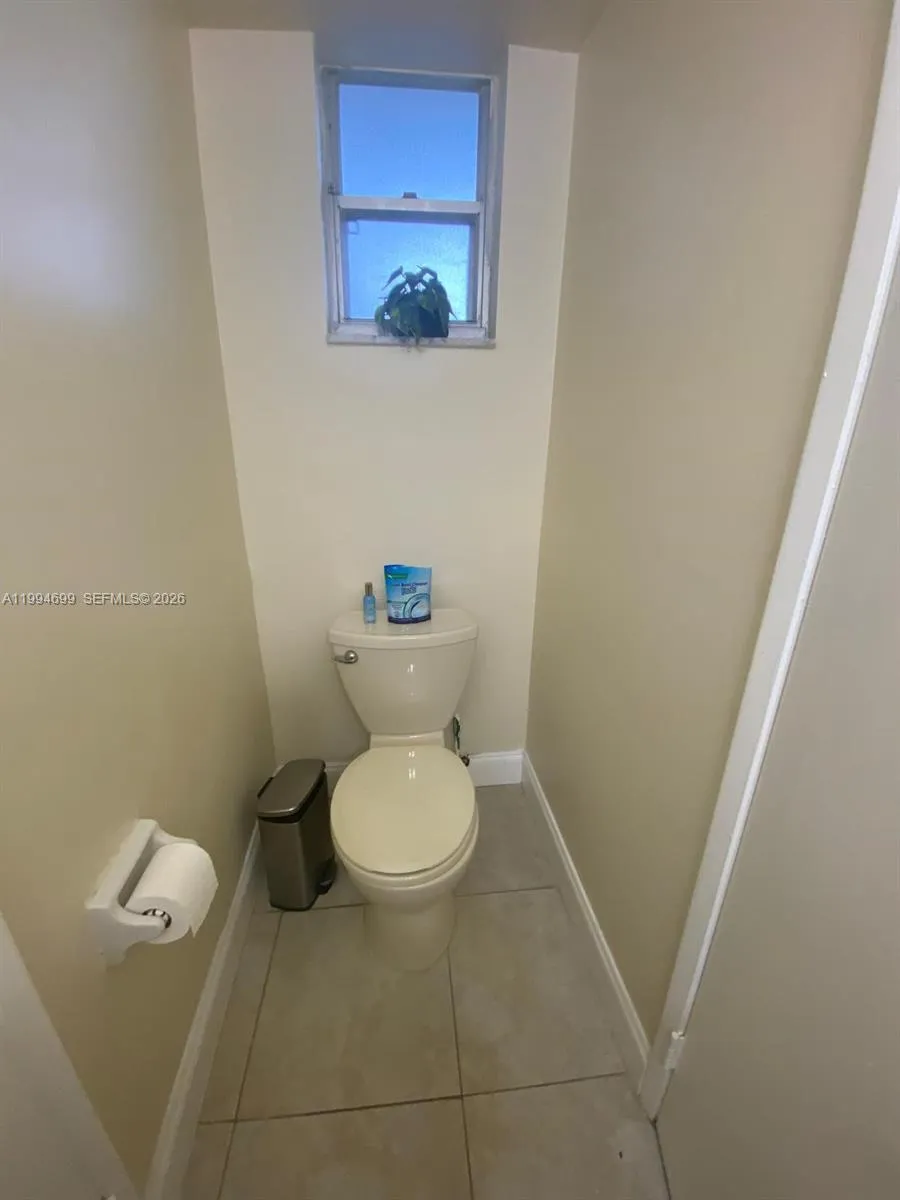 1700 Ne 191st St 304, Miami, Florida 33179, Miami, Florida 33179, 1 Bedroom Bedrooms, ,1 BathroomBathrooms,Residential,For Sale,1700 Ne 191st St 304, Miami, Florida 33179,A11994699
