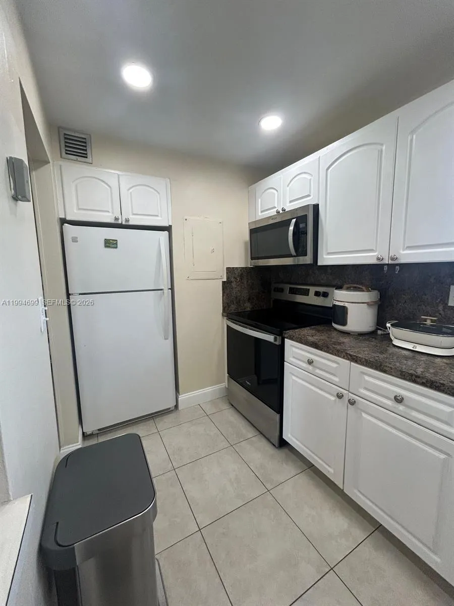 1700 Ne 191st St 304, Miami, Florida 33179, Miami, Florida 33179, 1 Bedroom Bedrooms, ,1 BathroomBathrooms,Residential,For Sale,1700 Ne 191st St 304, Miami, Florida 33179,A11994699