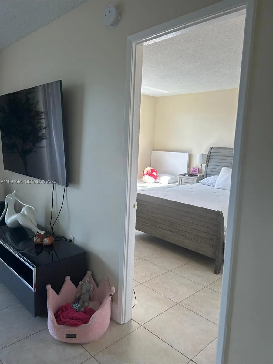 1700 Ne 191st St 304, Miami, Florida 33179, Miami, Florida 33179, 1 Bedroom Bedrooms, ,1 BathroomBathrooms,Residential,For Sale,1700 Ne 191st St 304, Miami, Florida 33179,A11994699