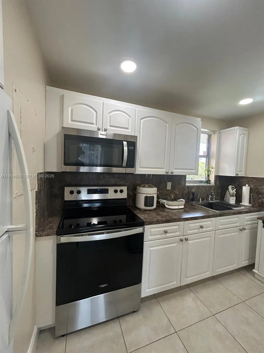 1700 Ne 191st St 304, Miami, Florida 33179, Miami, Florida 33179, 1 Bedroom Bedrooms, ,1 BathroomBathrooms,Residential,For Sale,1700 Ne 191st St 304, Miami, Florida 33179,A11994699