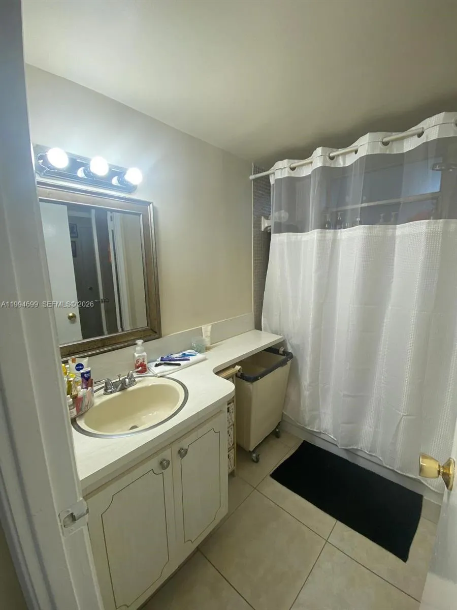 1700 Ne 191st St 304, Miami, Florida 33179, Miami, Florida 33179, 1 Bedroom Bedrooms, ,1 BathroomBathrooms,Residential,For Sale,1700 Ne 191st St 304, Miami, Florida 33179,A11994699