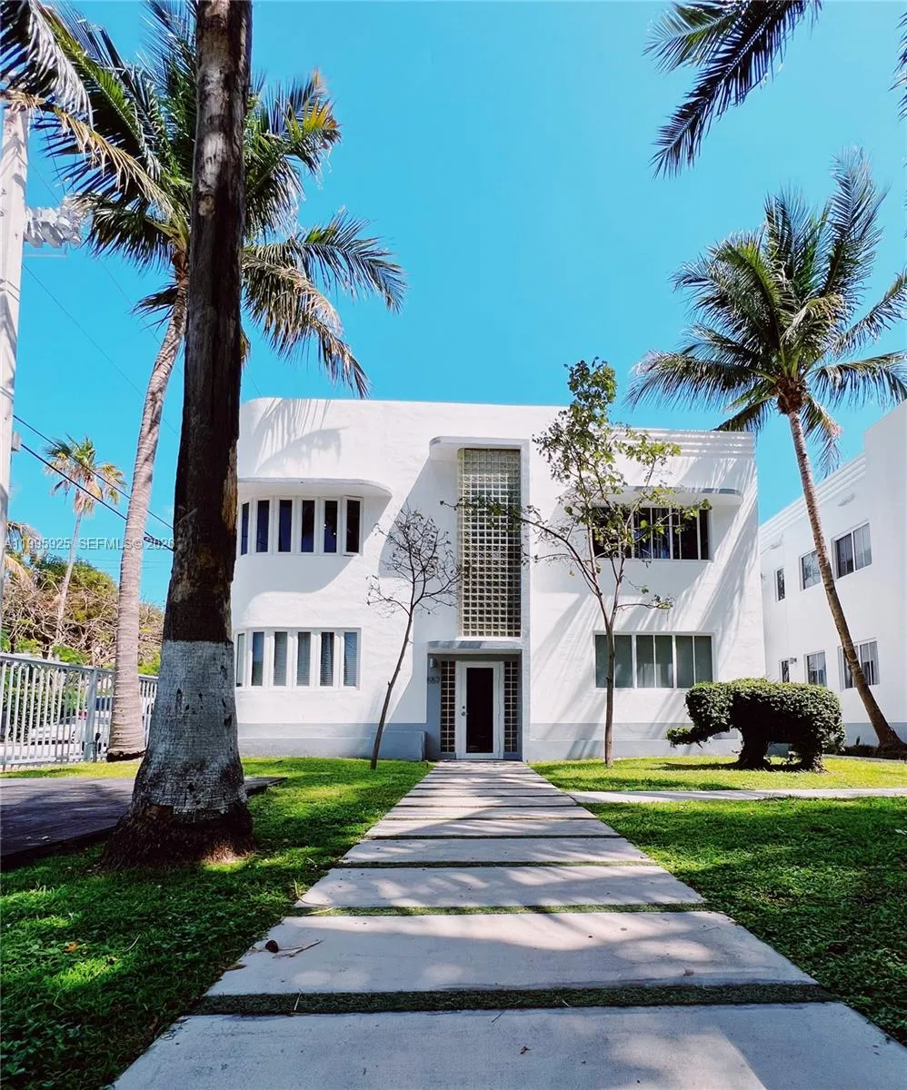 551 Michigan Ave 221, Miami Beach, Florida 33139, Miami Beach, Florida 33139, 1 Bedroom Bedrooms, ,1 BathroomBathrooms,Residential Lease,For Rent,551 Michigan Ave 221, Miami Beach, Florida 33139,A11995925