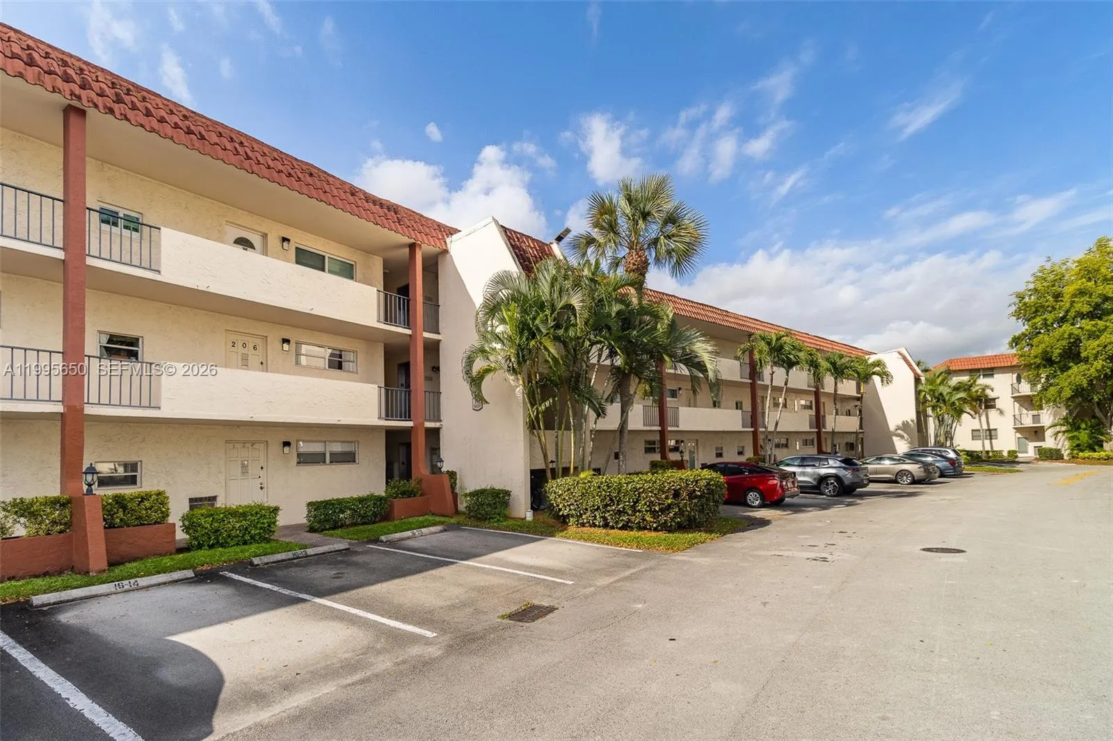 9820 S Hollybrook Lake Dr 106, Pembroke Pines, Flo, Pembroke Pines, Florida 33025, 1 Bedroom Bedrooms, ,1 BathroomBathrooms,Residential,For Sale,9820 S Hollybrook Lake Dr 106, Pembroke Pines, Flo,A11995650