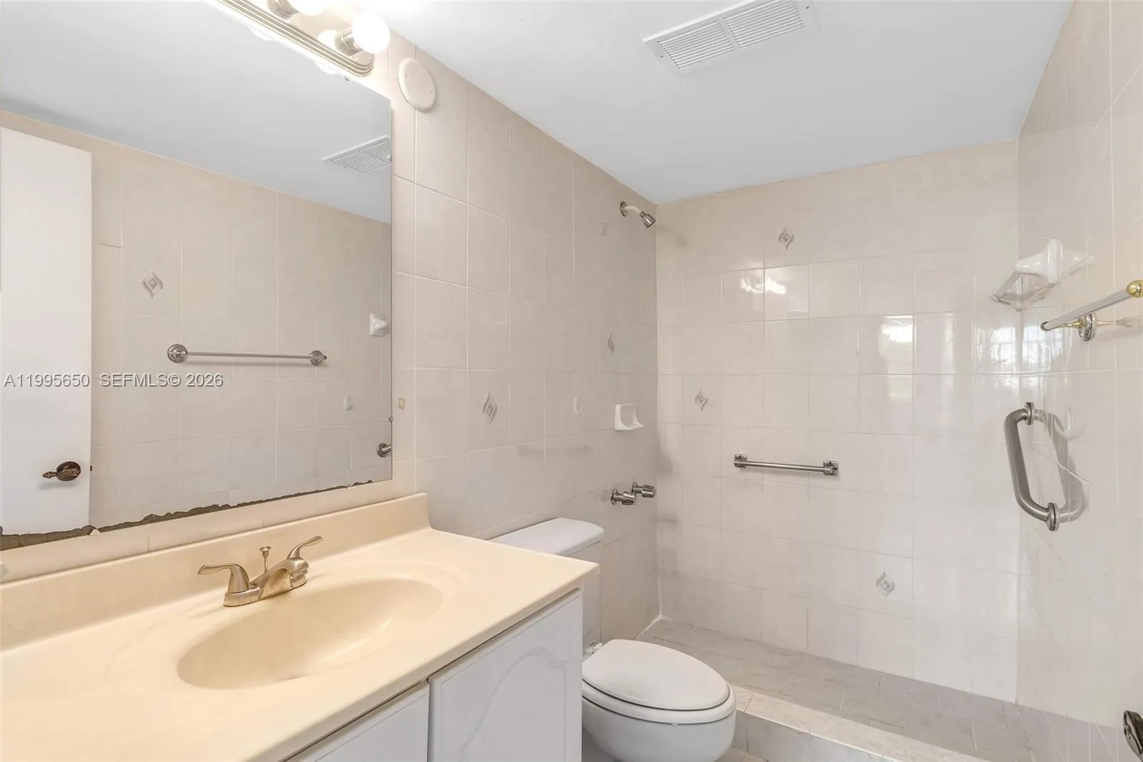 9820 S Hollybrook Lake Dr 106, Pembroke Pines, Flo, Pembroke Pines, Florida 33025, 1 Bedroom Bedrooms, ,1 BathroomBathrooms,Residential,For Sale,9820 S Hollybrook Lake Dr 106, Pembroke Pines, Flo,A11995650