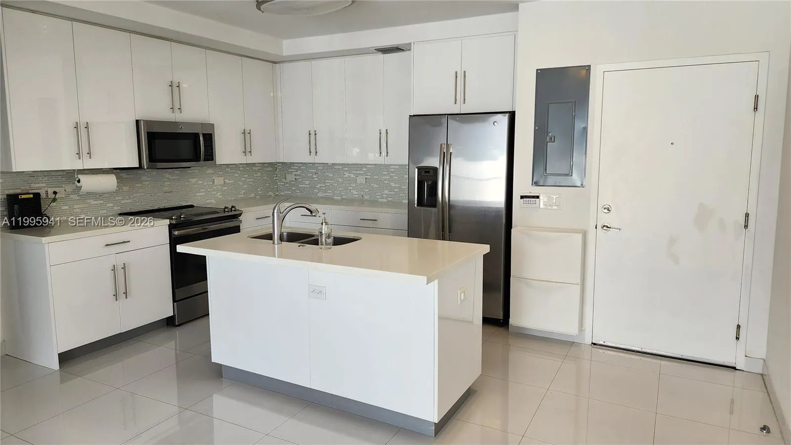 2651 Ne 212th Ter 306, Miami, Florida 33180, Miami, Florida 33180, 2 Bedrooms Bedrooms, ,2 BathroomsBathrooms,Residential Lease,For Rent,2651 Ne 212th Ter 306, Miami, Florida 33180,A11995941