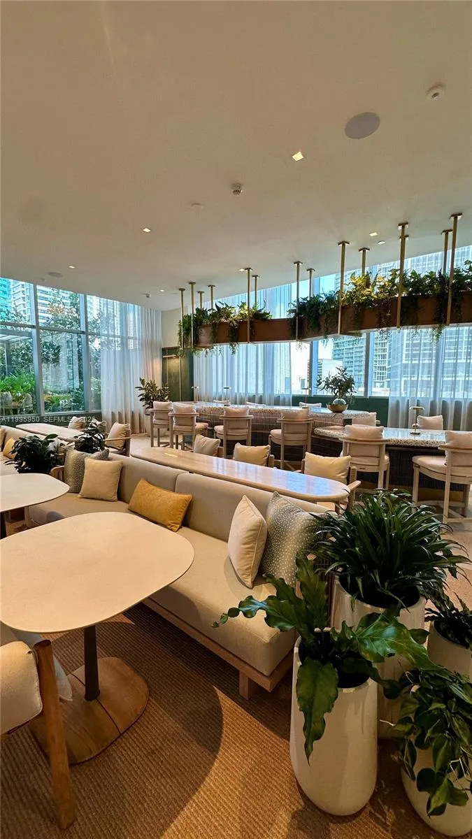 77 Se 5th Street 2908, Miami, Florida 33131, Miami, Florida 33131, 1 Bedroom Bedrooms, ,1 BathroomBathrooms,Residential Lease,For Rent,77 Se 5th Street 2908, Miami, Florida 33131,A11995950