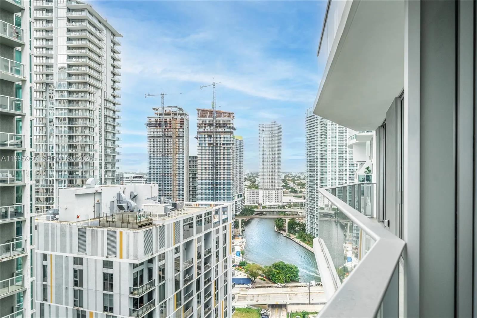77 Se 5th Street 2908, Miami, Florida 33131, Miami, Florida 33131, 1 Bedroom Bedrooms, ,1 BathroomBathrooms,Residential Lease,For Rent,77 Se 5th Street 2908, Miami, Florida 33131,A11995950