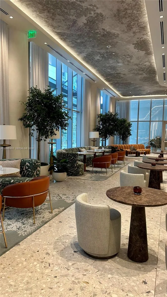 77 Se 5th Street 2908, Miami, Florida 33131, Miami, Florida 33131, 1 Bedroom Bedrooms, ,1 BathroomBathrooms,Residential Lease,For Rent,77 Se 5th Street 2908, Miami, Florida 33131,A11995950