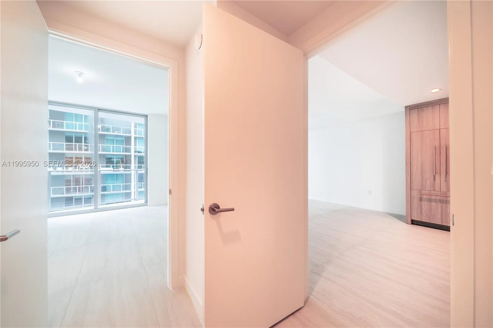 77 Se 5th Street 2908, Miami, Florida 33131, Miami, Florida 33131, 1 Bedroom Bedrooms, ,1 BathroomBathrooms,Residential Lease,For Rent,77 Se 5th Street 2908, Miami, Florida 33131,A11995950