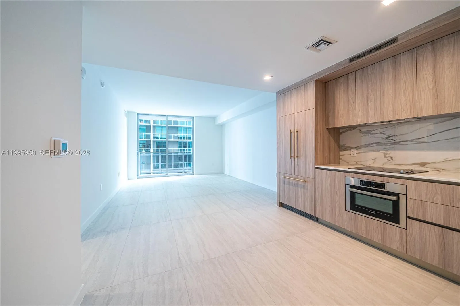 77 Se 5th Street 2908, Miami, Florida 33131, Miami, Florida 33131, 1 Bedroom Bedrooms, ,1 BathroomBathrooms,Residential Lease,For Rent,77 Se 5th Street 2908, Miami, Florida 33131,A11995950