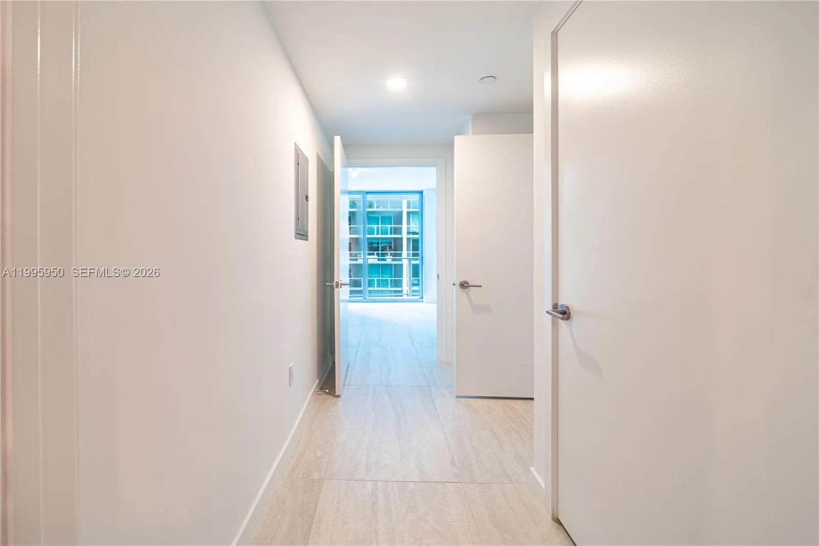 77 Se 5th Street 2908, Miami, Florida 33131, Miami, Florida 33131, 1 Bedroom Bedrooms, ,1 BathroomBathrooms,Residential Lease,For Rent,77 Se 5th Street 2908, Miami, Florida 33131,A11995950