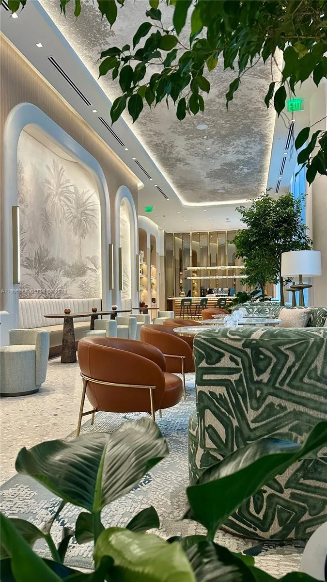 77 Se 5th Street 2908, Miami, Florida 33131, Miami, Florida 33131, 1 Bedroom Bedrooms, ,1 BathroomBathrooms,Residential Lease,For Rent,77 Se 5th Street 2908, Miami, Florida 33131,A11995950