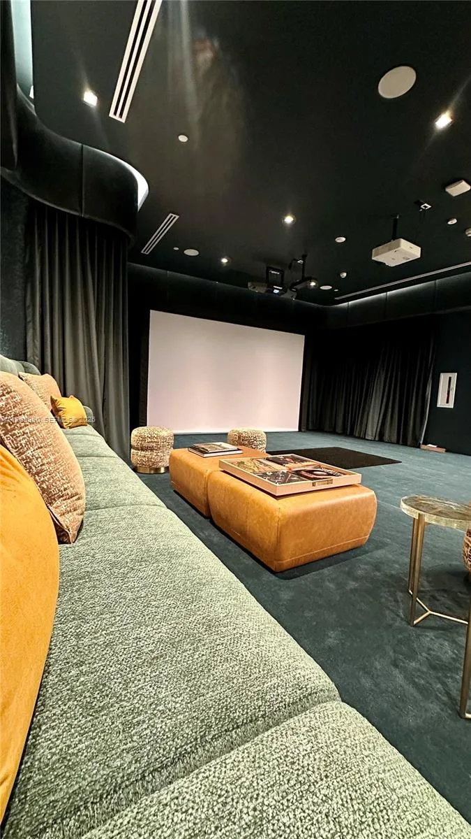 77 Se 5th Street 2908, Miami, Florida 33131, Miami, Florida 33131, 1 Bedroom Bedrooms, ,1 BathroomBathrooms,Residential Lease,For Rent,77 Se 5th Street 2908, Miami, Florida 33131,A11995950