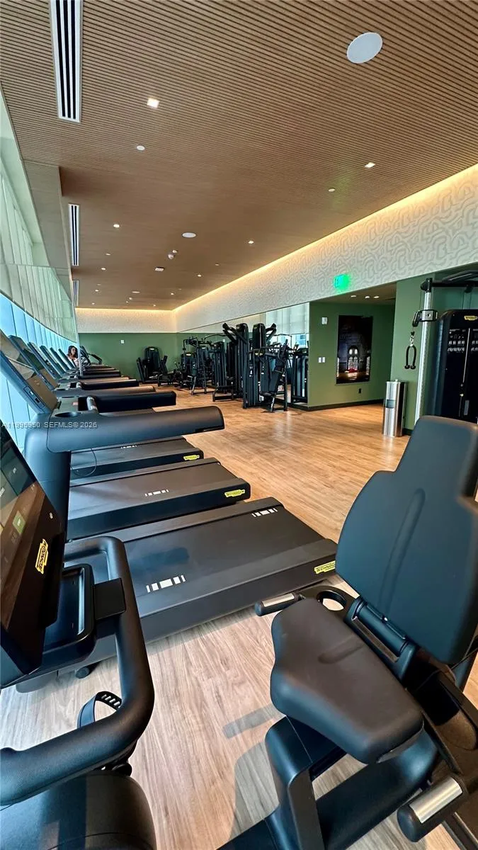 77 Se 5th Street 2908, Miami, Florida 33131, Miami, Florida 33131, 1 Bedroom Bedrooms, ,1 BathroomBathrooms,Residential Lease,For Rent,77 Se 5th Street 2908, Miami, Florida 33131,A11995950