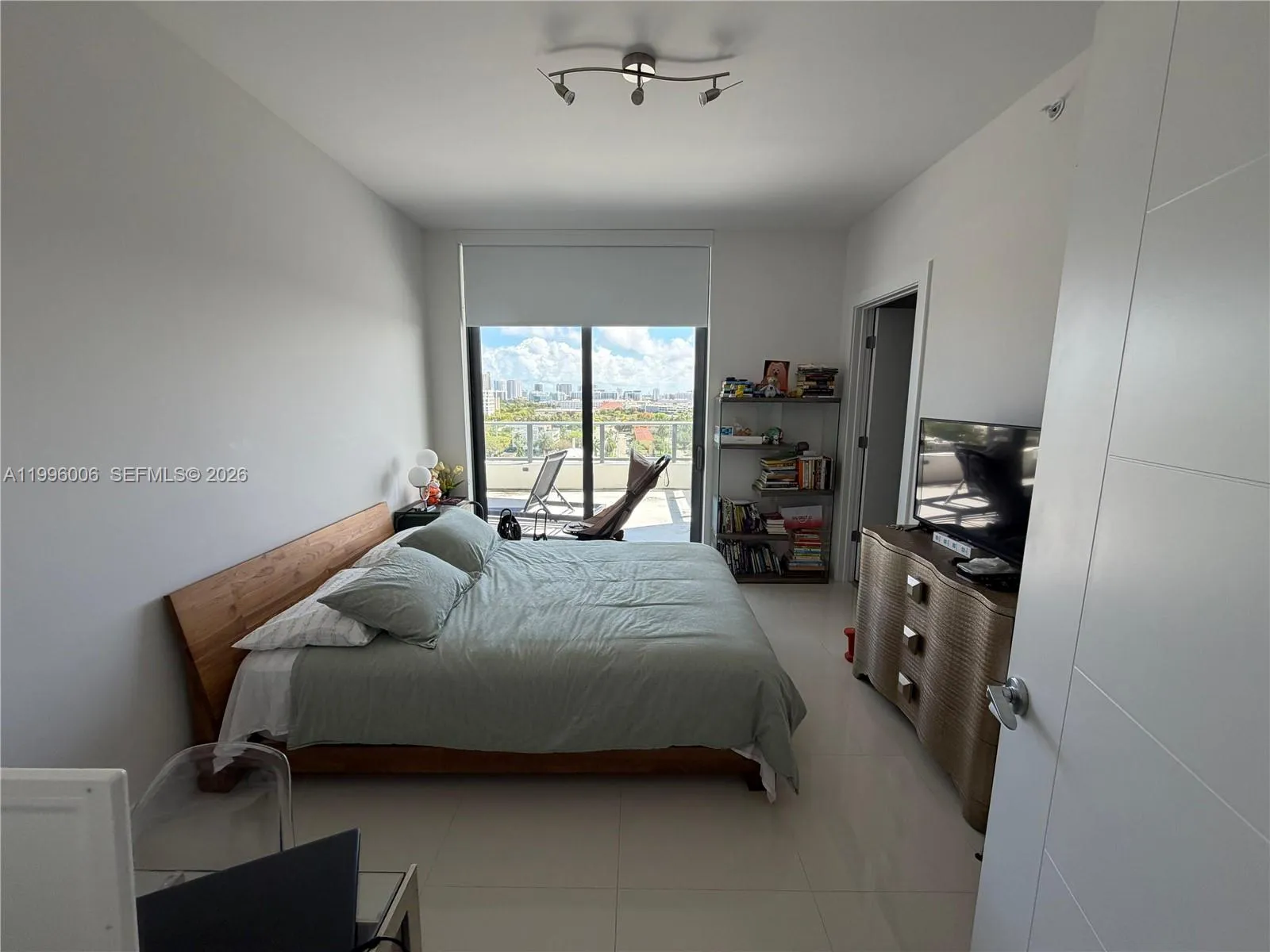 2960 Ne 207th St 1101, Aventura, Florida 33180, Aventura, Florida 33180, 2 Bedrooms Bedrooms, ,2 BathroomsBathrooms,Residential Lease,For Rent,2960 Ne 207th St 1101, Aventura, Florida 33180,A11996006