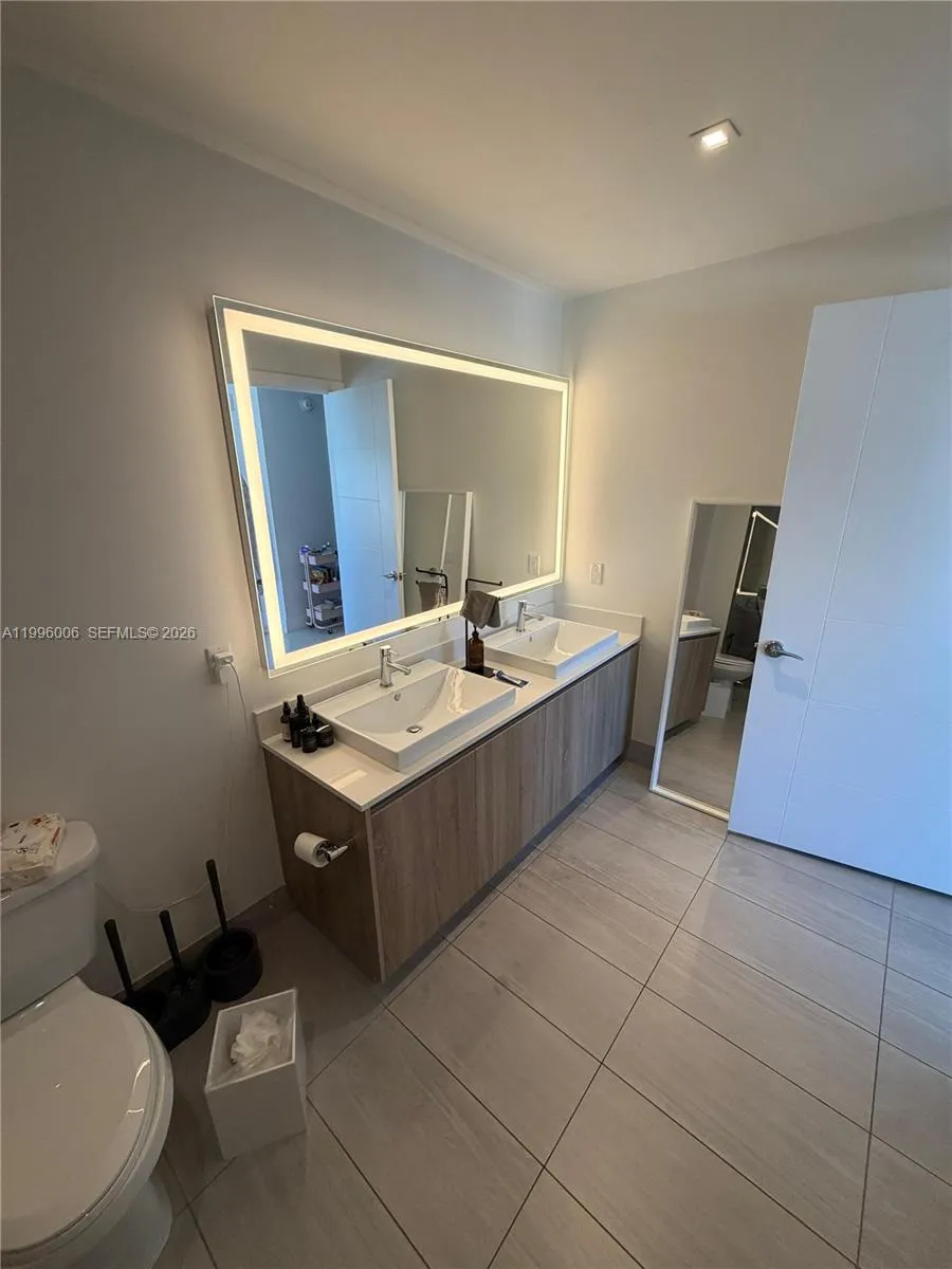 2960 Ne 207th St 1101, Aventura, Florida 33180, Aventura, Florida 33180, 2 Bedrooms Bedrooms, ,2 BathroomsBathrooms,Residential Lease,For Rent,2960 Ne 207th St 1101, Aventura, Florida 33180,A11996006