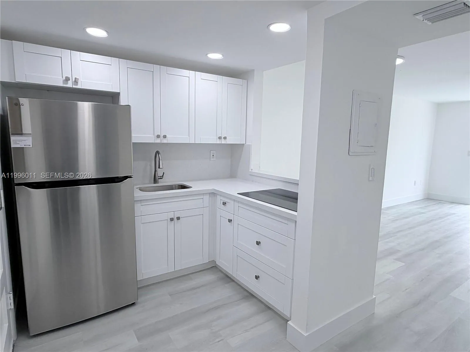 2980 Point East Dr D112, Aventura, Florida 33160, Aventura, Florida 33160, 1 Bedroom Bedrooms, ,1 BathroomBathrooms,Residential,For Sale,2980 Point East Dr D112, Aventura, Florida 33160,A11996011