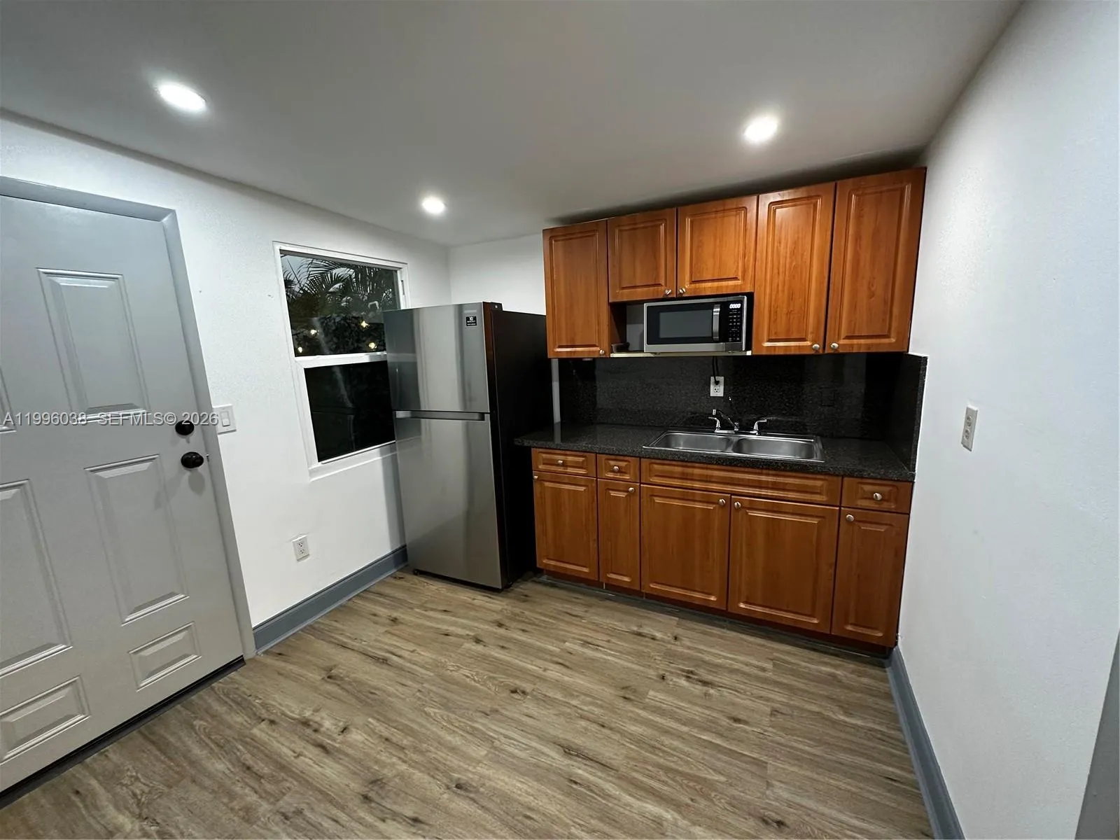 571 Sw 71st Pl 1, Miami, Florida 33144, Miami, Florida 33144, 1 Bedroom Bedrooms, ,1 BathroomBathrooms,Residential Lease,For Rent,571 Sw 71st Pl 1, Miami, Florida 33144,A11996038