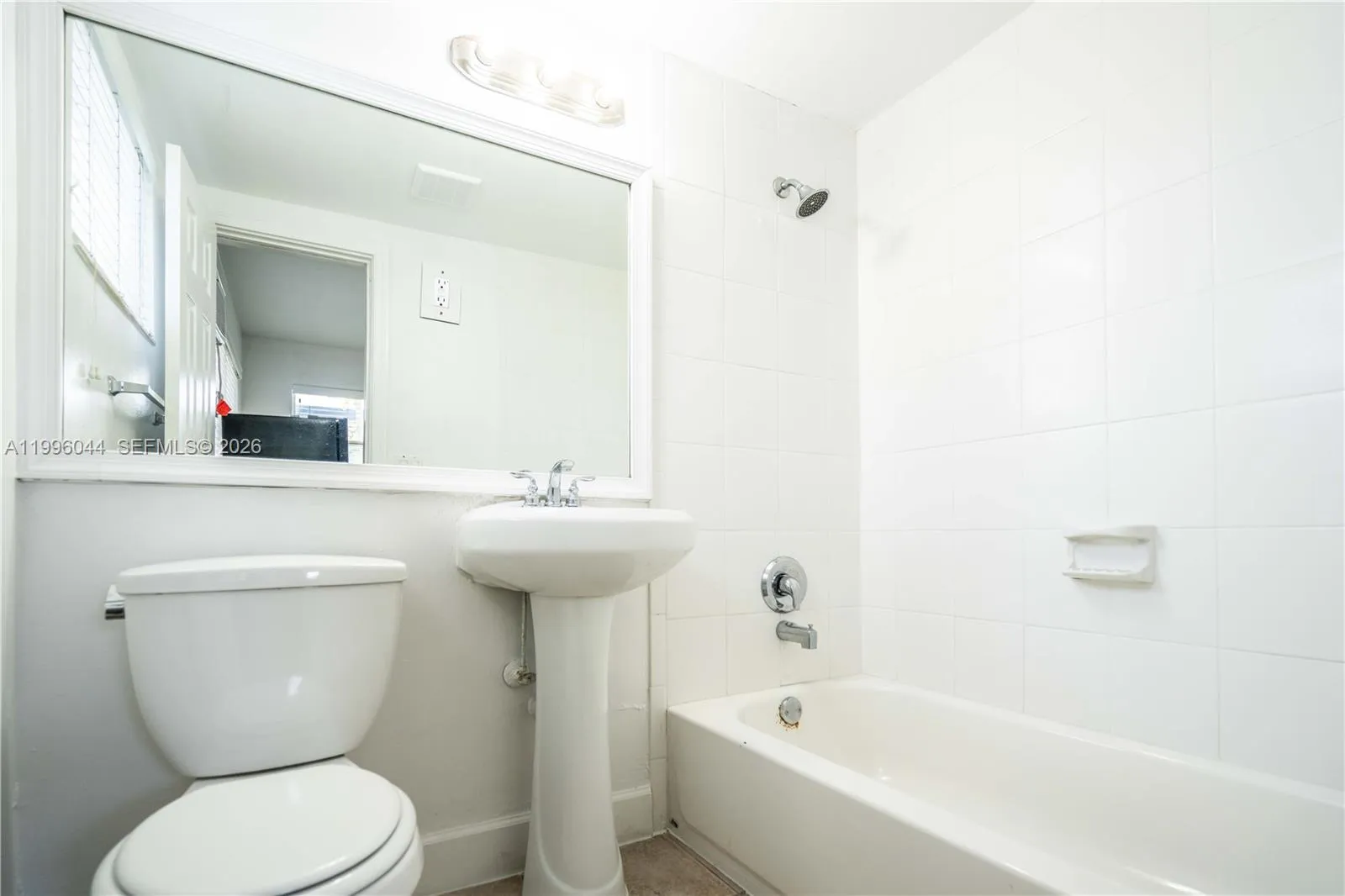 715 Ne 6th St 5a, Fort Lauderdale, Florida 33304, Fort Lauderdale, Florida 33304, ,1 BathroomBathrooms,Residential Lease,For Rent,715 Ne 6th St 5a, Fort Lauderdale, Florida 33304,A11996044