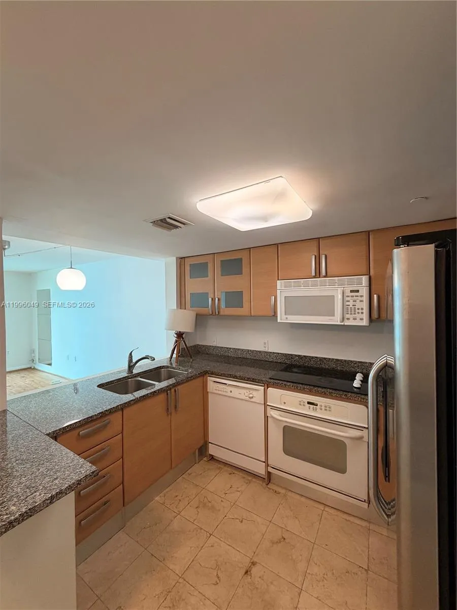 2101 Brickell Ave 502, Miami, Florida 33129, Miami, Florida 33129, 1 Bedroom Bedrooms, ,1 BathroomBathrooms,Residential Lease,For Rent,2101 Brickell Ave 502, Miami, Florida 33129,A11996049