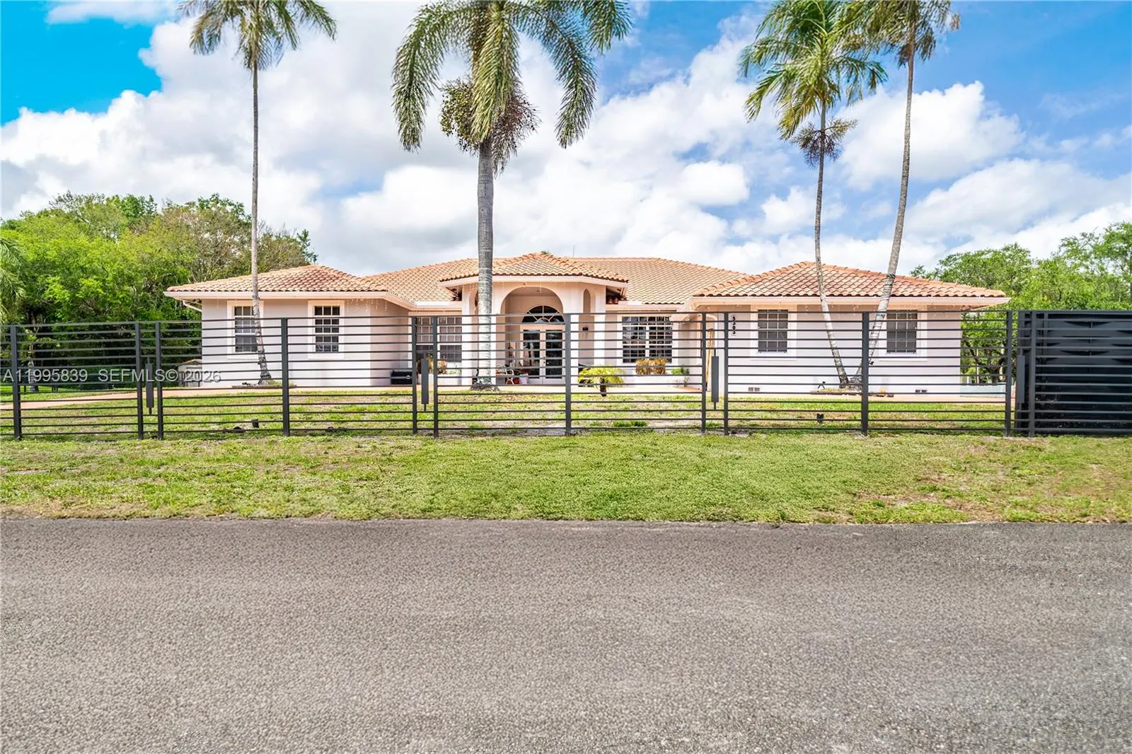 5303 Sw 111th Ter, Davie, Florida 33328, Davie, Florida 33328, 5 Bedrooms Bedrooms, ,4 BathroomsBathrooms,Residential,For Sale,5303 Sw 111th Ter, Davie, Florida 33328,A11995839