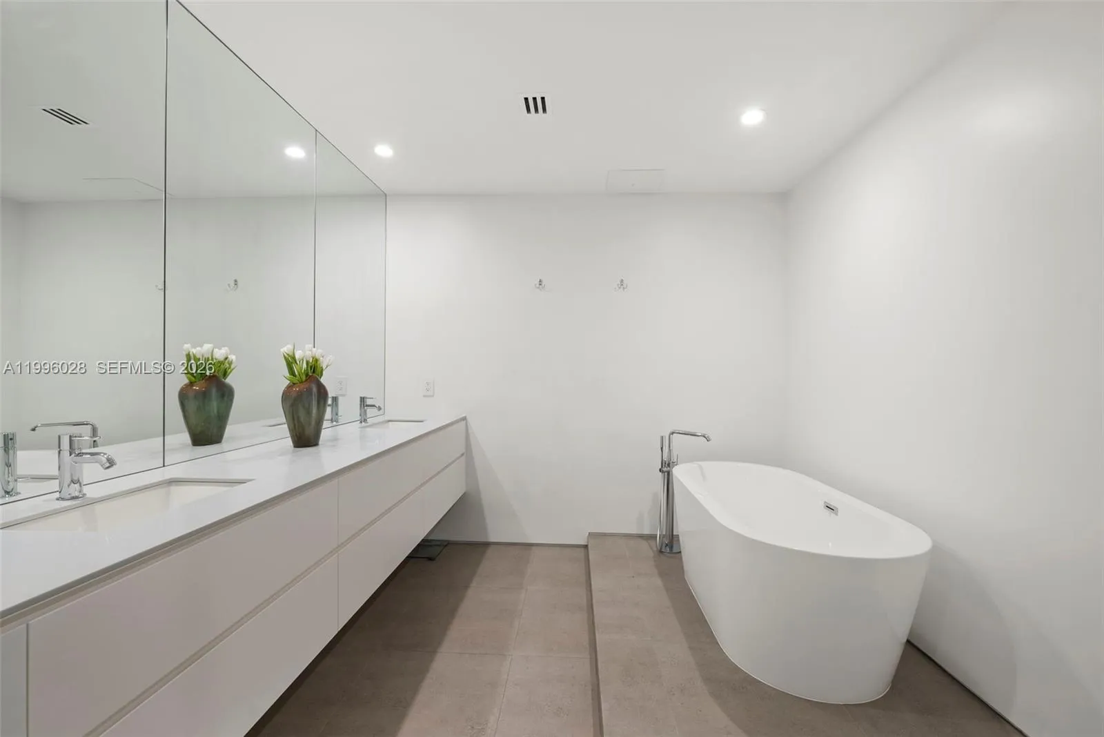 100 S Pointe Dr 1906/07, Miami Beach, Florida 3313, Miami Beach, Florida 33139, 5 Bedrooms Bedrooms, ,4 BathroomsBathrooms,Residential,For Sale,100 S Pointe Dr 1906/07, Miami Beach, Florida 3313,A11996028