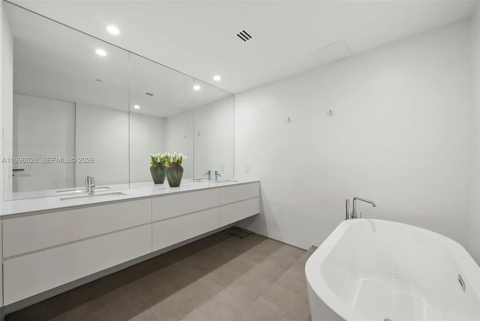 100 S Pointe Dr 1906/07, Miami Beach, Florida 3313, Miami Beach, Florida 33139, 5 Bedrooms Bedrooms, ,4 BathroomsBathrooms,Residential,For Sale,100 S Pointe Dr 1906/07, Miami Beach, Florida 3313,A11996028