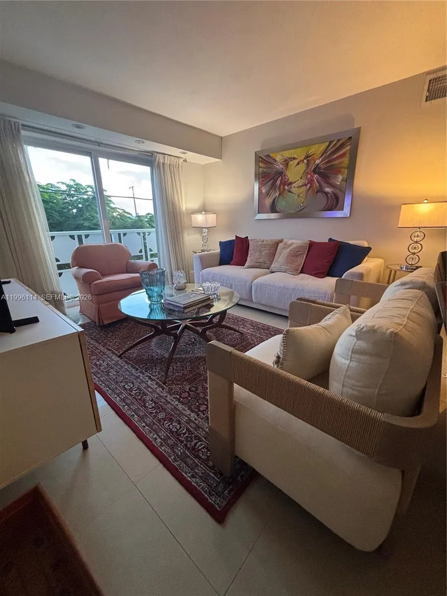 1498 Jefferson Ave 405, Miami Beach, Florida 33139, Miami Beach, Florida 33139, 2 Bedrooms Bedrooms, ,1 BathroomBathrooms,Residential Lease,For Rent,1498 Jefferson Ave 405, Miami Beach, Florida 33139,A11996114