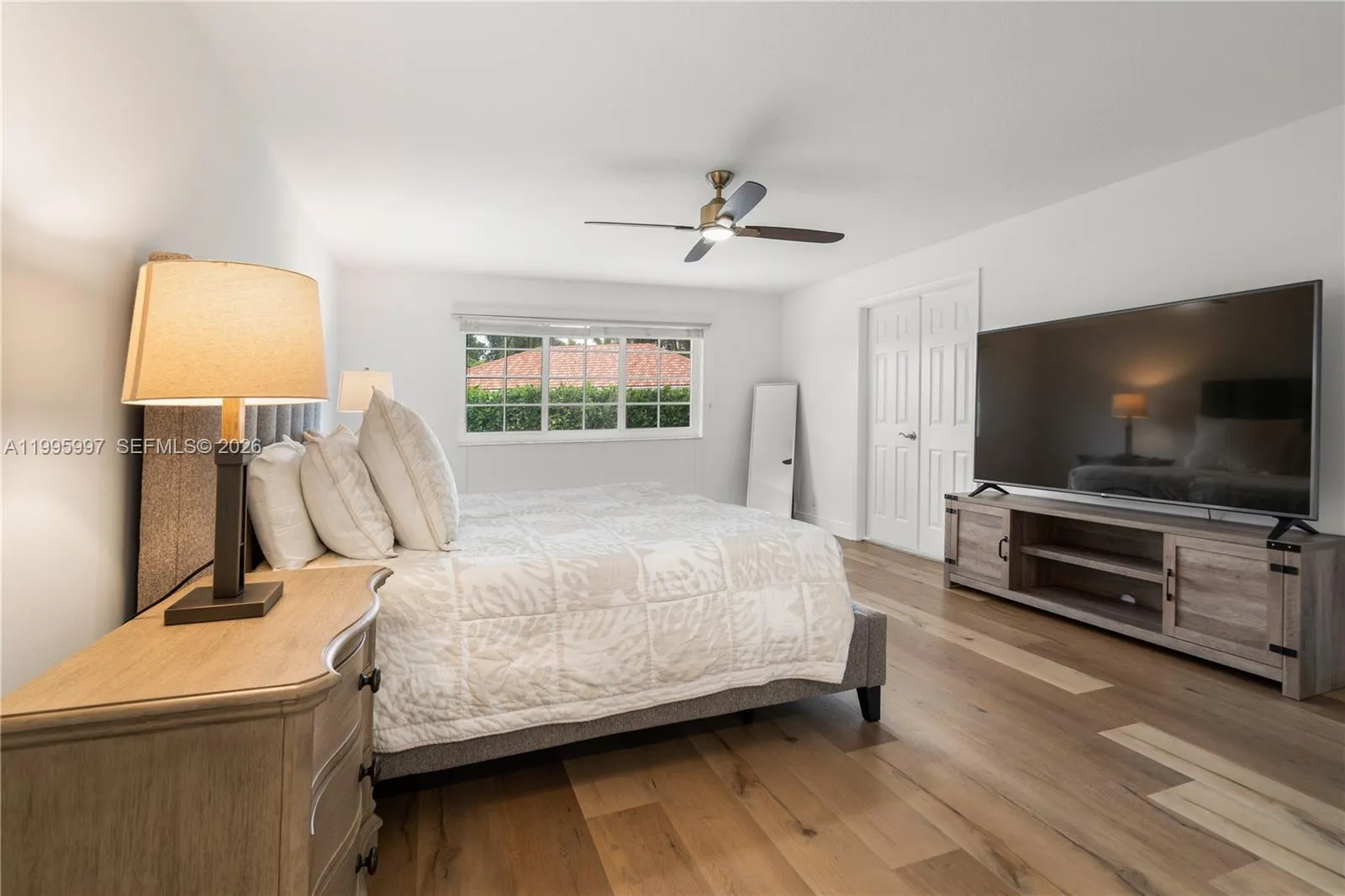 Primary suite overlooks the pool