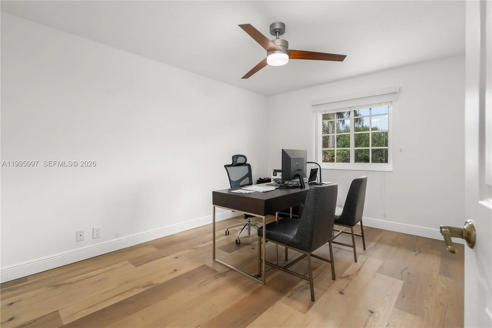 Plenty space for office or bedroom