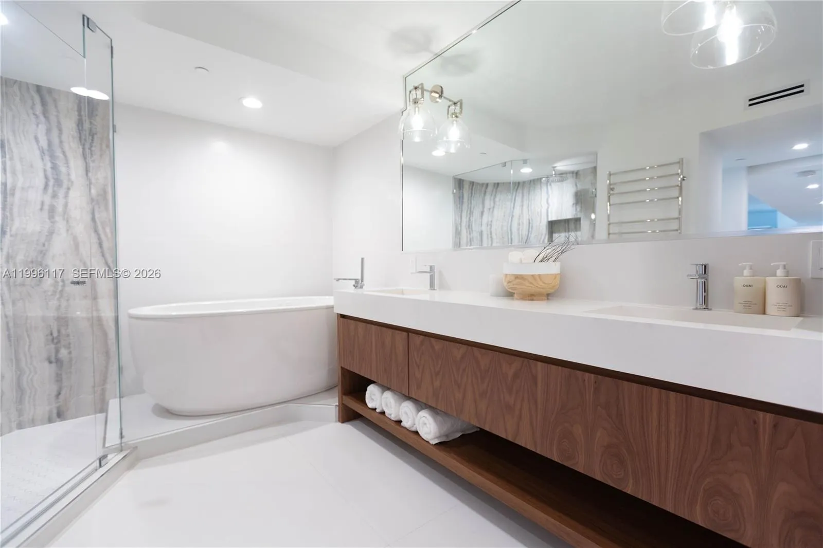 1500 Ocean Dr 904, Miami Beach, Florida 33139, Miami Beach, Florida 33139, 2 Bedrooms Bedrooms, ,3 BathroomsBathrooms,Residential,For Sale,1500 Ocean Dr 904, Miami Beach, Florida 33139,A11996117