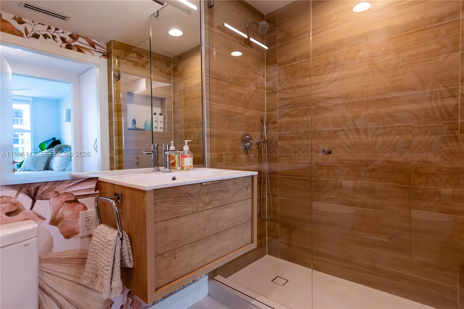 1500 Ocean Dr 904, Miami Beach, Florida 33139, Miami Beach, Florida 33139, 2 Bedrooms Bedrooms, ,3 BathroomsBathrooms,Residential,For Sale,1500 Ocean Dr 904, Miami Beach, Florida 33139,A11996117