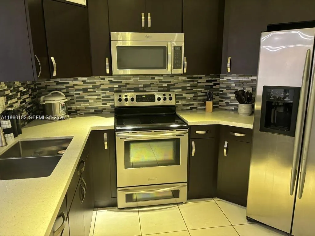 9403 Fontainebleau Blvd 211-21, Miami, Florida 331, Miami, Florida 33172, 2 Bedrooms Bedrooms, ,2 BathroomsBathrooms,Residential Lease,For Rent,9403 Fontainebleau Blvd 211-21, Miami, Florida 331,A11996152