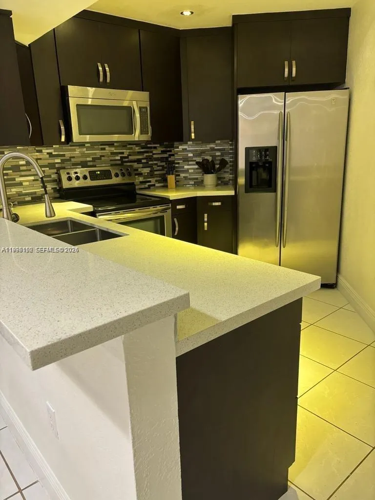 9403 Fontainebleau Blvd 211-21, Miami, Florida 331, Miami, Florida 33172, 2 Bedrooms Bedrooms, ,2 BathroomsBathrooms,Residential Lease,For Rent,9403 Fontainebleau Blvd 211-21, Miami, Florida 331,A11996152