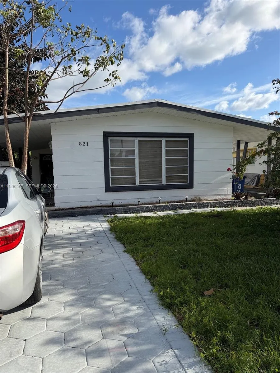 821 Ne 6th St 2, Hallandale Beach, Florida 33009, Hallandale Beach, Florida 33009, 1 Bedroom Bedrooms, ,1 BathroomBathrooms,Residential Lease,For Rent,821 Ne 6th St 2, Hallandale Beach, Florida 33009,A11996167
