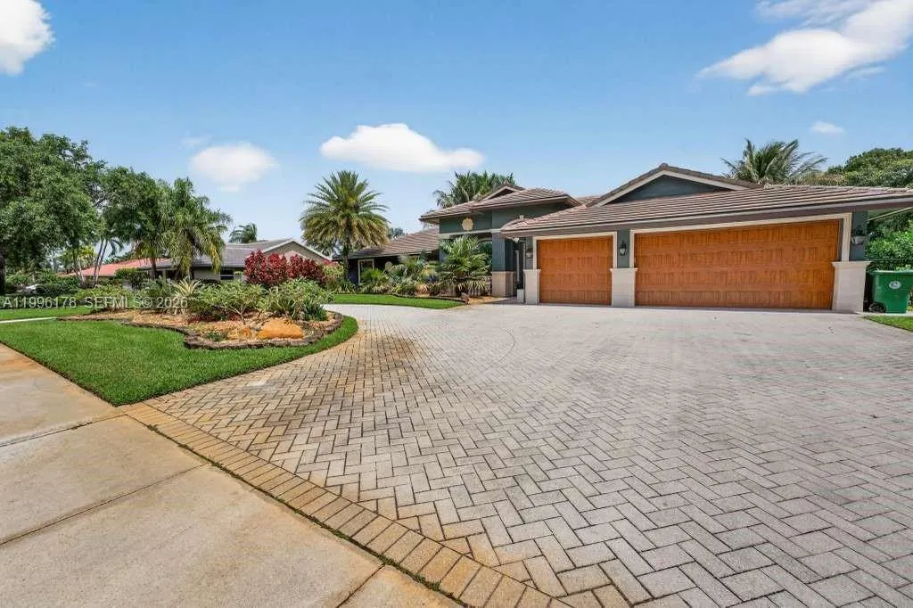 4120 Sw 106th Ter, Davie, Florida 33328, Davie, Florida 33328, 4 Bedrooms Bedrooms, ,2 BathroomsBathrooms,Residential,For Sale,4120 Sw 106th Ter, Davie, Florida 33328,A11996178