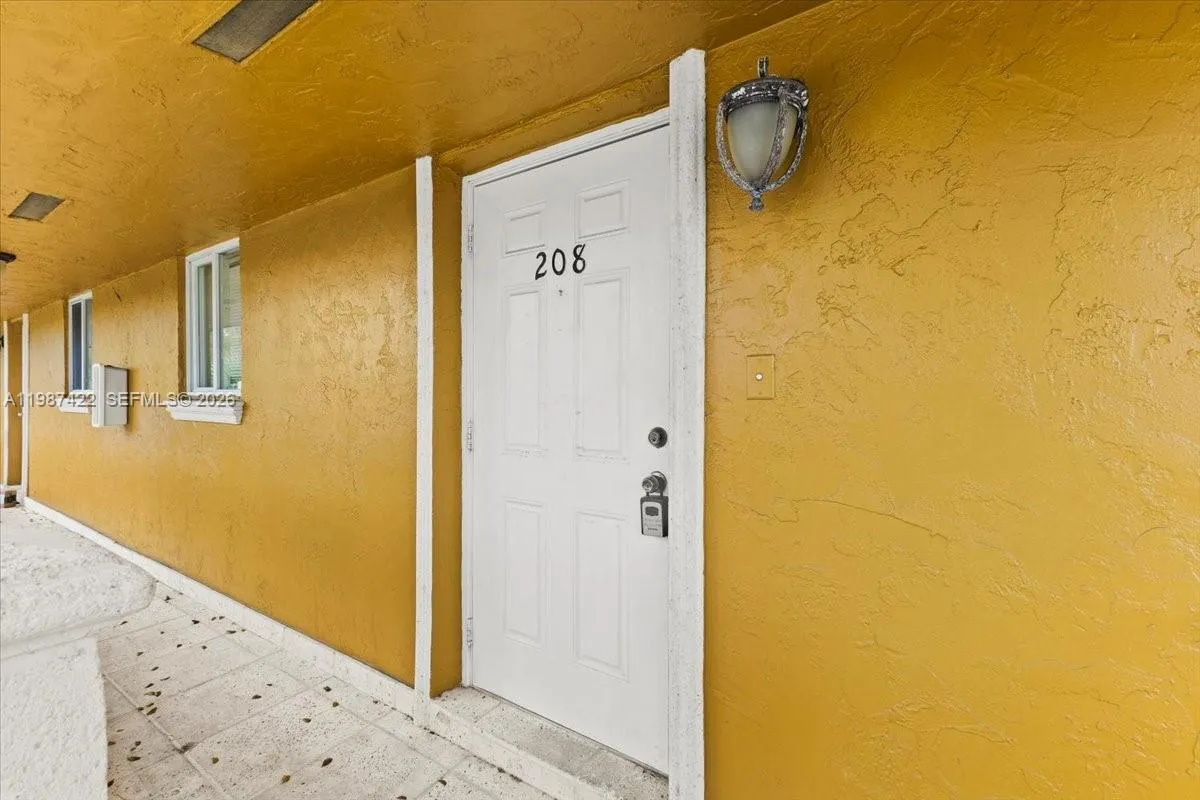 2323 Van Buren St 208, Hollywood, Florida 33020, Hollywood, Florida 33020, 2 Bedrooms Bedrooms, ,2 BathroomsBathrooms,Residential,For Sale,2323 Van Buren St 208, Hollywood, Florida 33020,A11987422