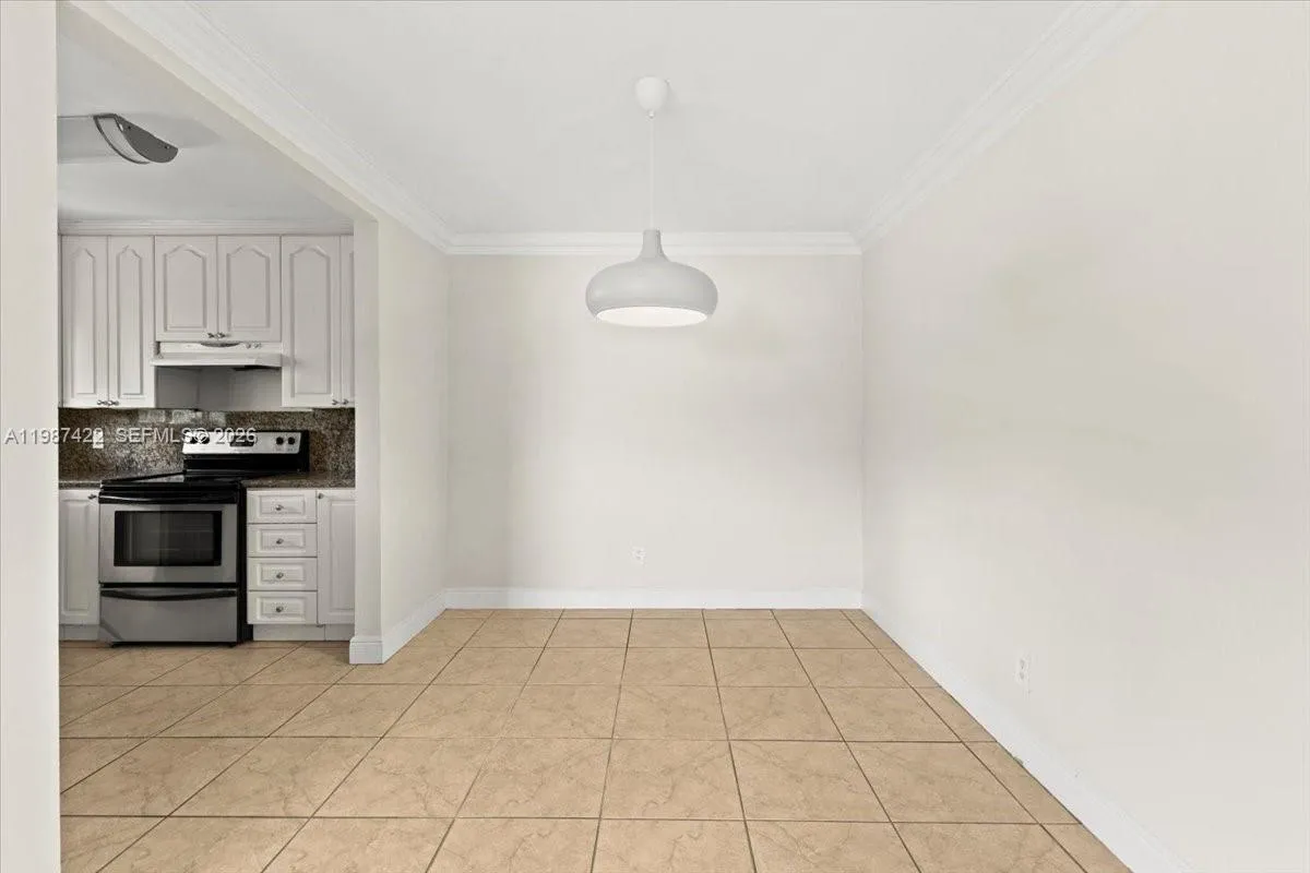2323 Van Buren St 208, Hollywood, Florida 33020, Hollywood, Florida 33020, 2 Bedrooms Bedrooms, ,2 BathroomsBathrooms,Residential,For Sale,2323 Van Buren St 208, Hollywood, Florida 33020,A11987422